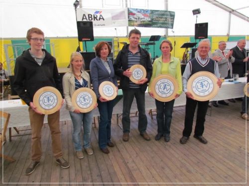 v.l.n.r.: Robin Kuffner (Jugendkönig), Mandy Hirsch (Jugendkönigin), Elvira Schütze (Kleine Königin),Andreas Brunst (Kleiner König), Petra Baumgarte (Große Königin) und Panagiotis Zervos (Großer König).